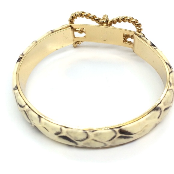 3/$30 RACHEL LEIGH FAUX SNAKE SKIN TEXTURED GOLD TONE BOW BUCKLE BANGLE BRACELET - Picture 8 of 14